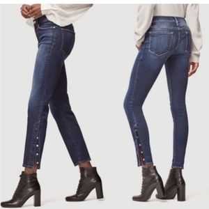 Frame Denim Le Skinny De Jeanne Snap
Away Martha Dark Wash Jeans - 27